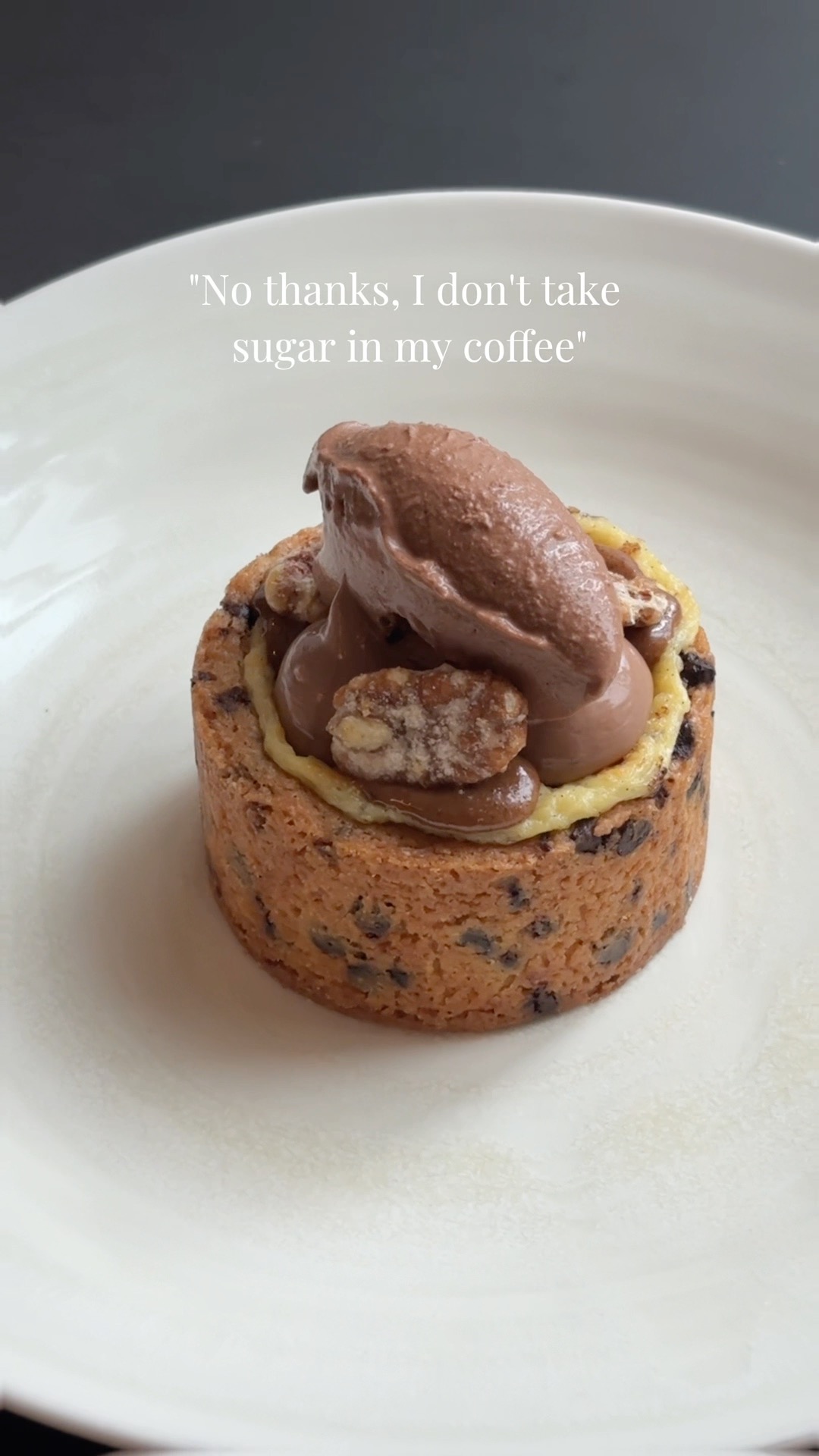 image présentation : Flan Cookie Pécan & Chocolat au Bar La Cloche Dijon 